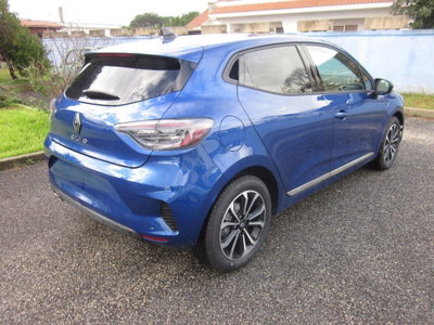 Renault Clio Full Hybrid E-Tech 145 CV 5 porte Techno (6)