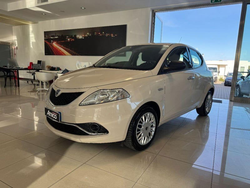 Lancia Ypsilon 1.2 69 CV 5 porte Gold