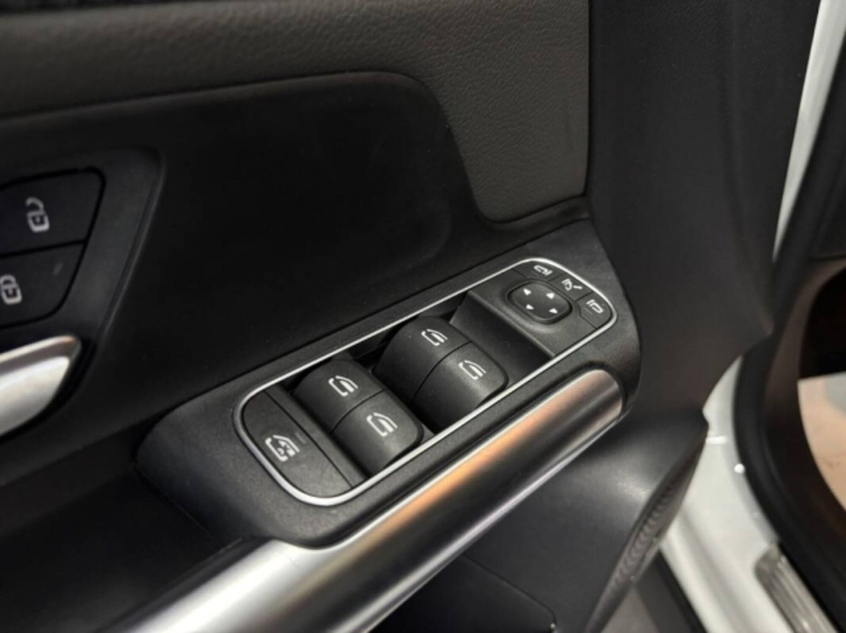 Mercedes-Benz GLA SUV 220 d Edition AMG Line 4matic auto (16)