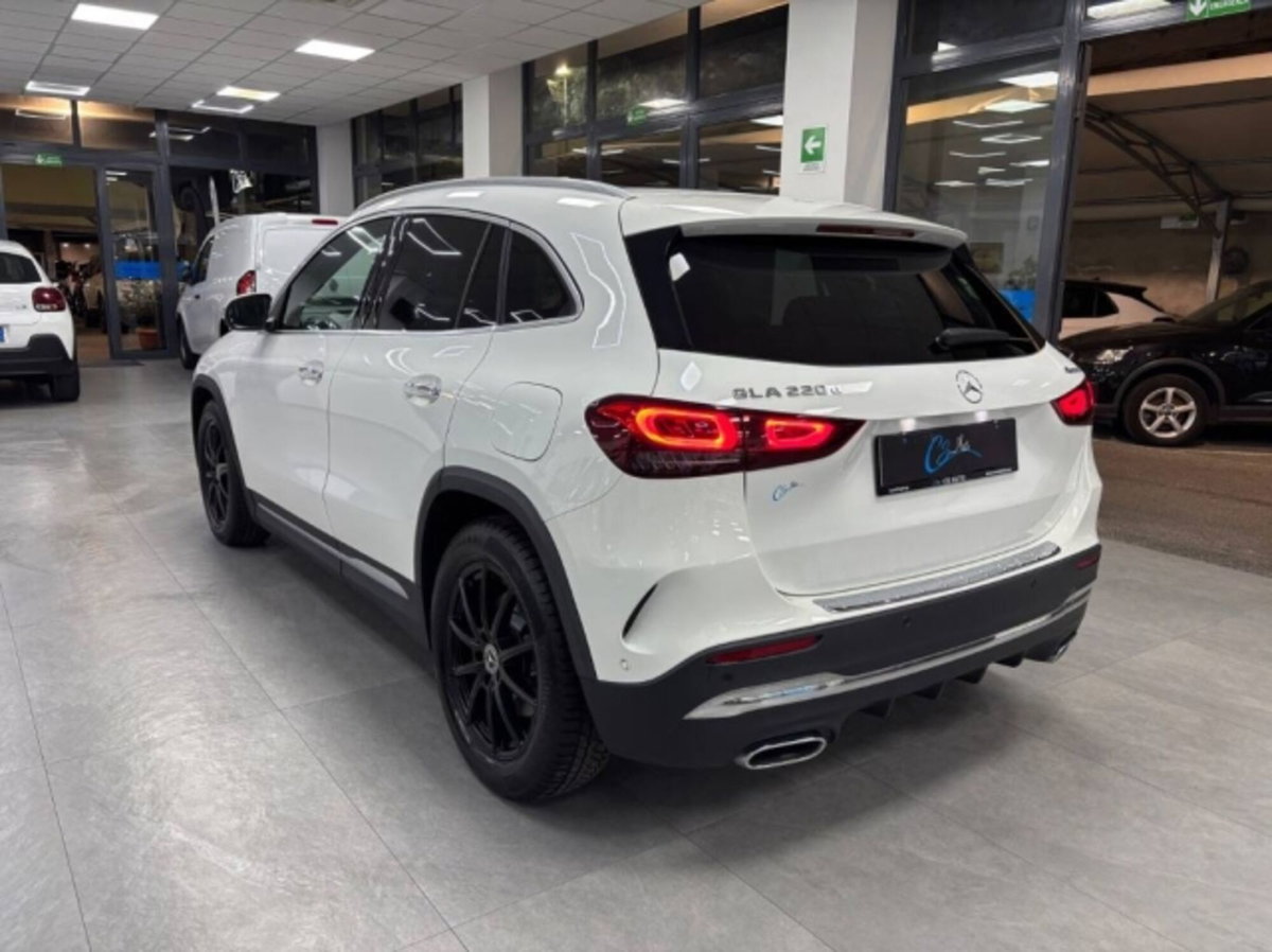 Mercedes-Benz GLA SUV 220 d Edition AMG Line 4matic auto (4)
