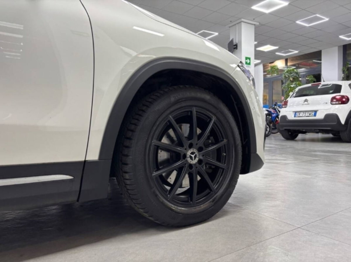 Mercedes-Benz GLA SUV 220 d Edition AMG Line 4matic auto (7)