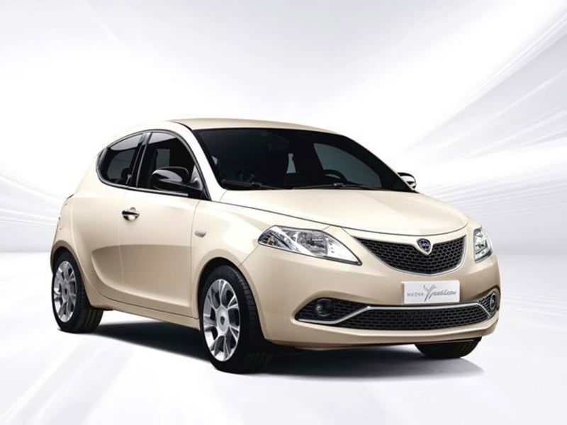 Lancia Ypsilon 1.0 FireFly 5 porte S&S Hybrid Ecochic Silver