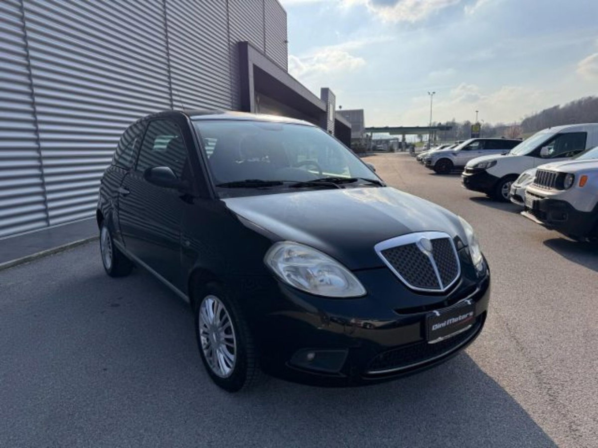 Lancia Ypsilon 1.2 Passion (3)
