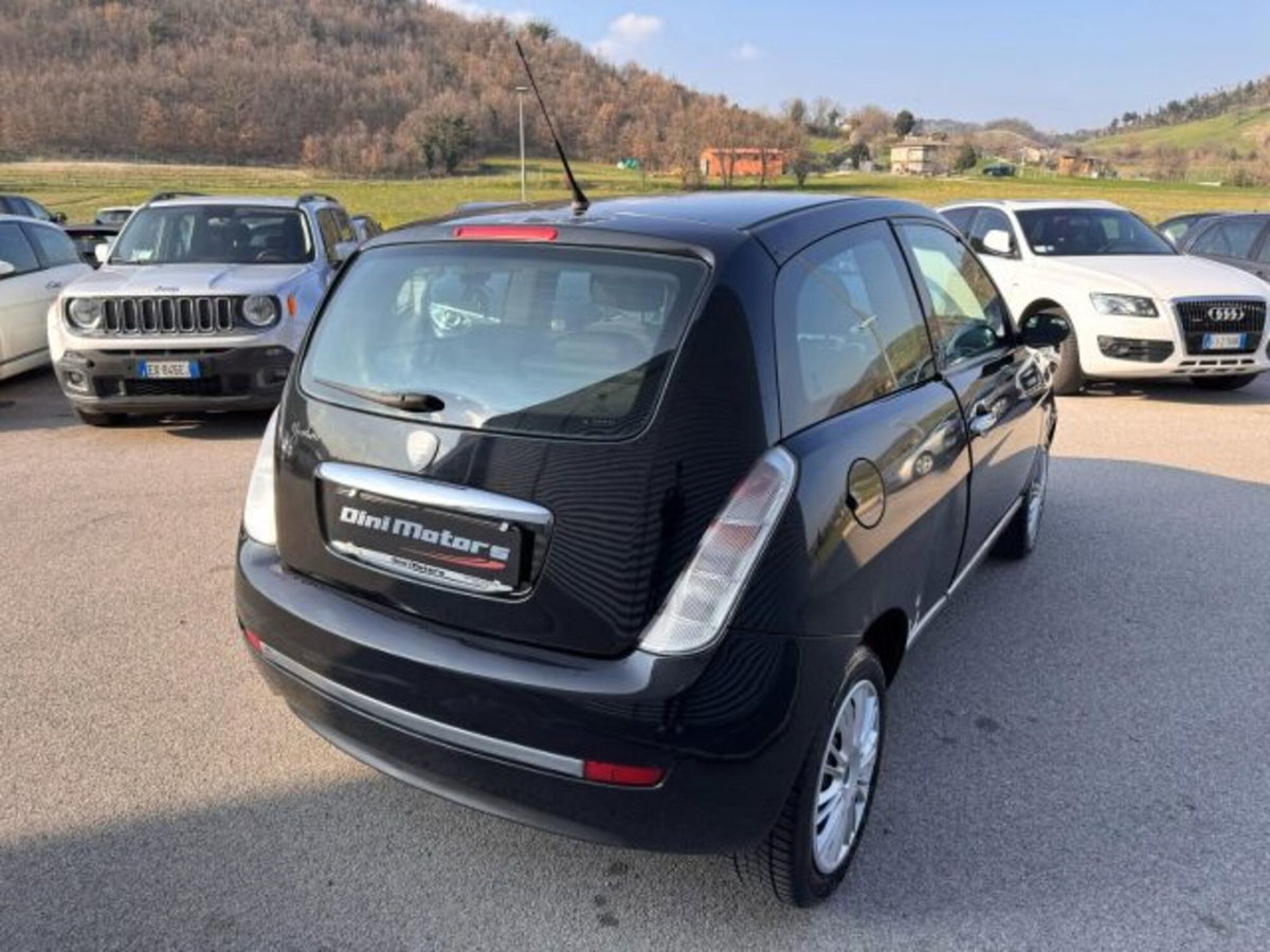 Lancia Ypsilon 1.2 Passion (5)