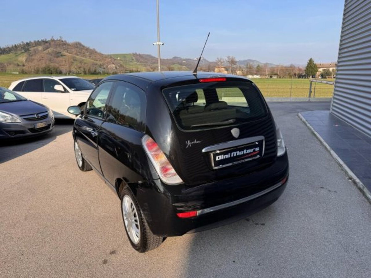 Lancia Ypsilon 1.2 Passion (6)