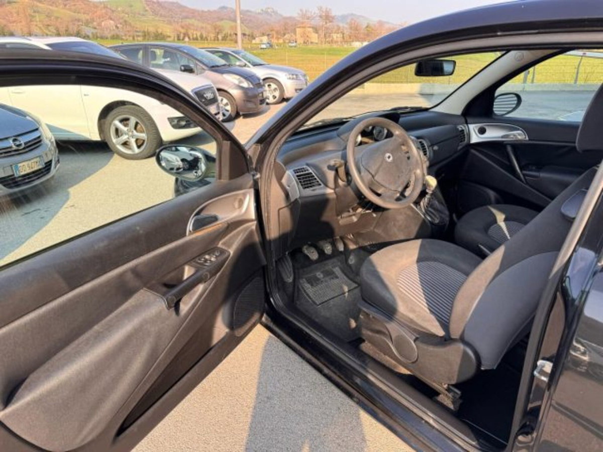 Lancia Ypsilon 1.2 Passion (8)