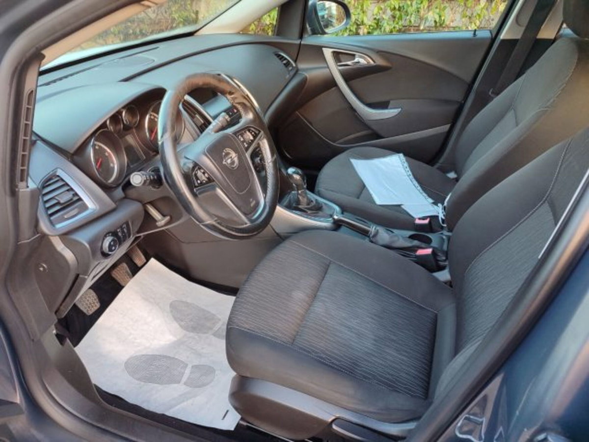 Opel Astra Station Wagon 1.7 CDTI 110CV Sports Cosmo (11)