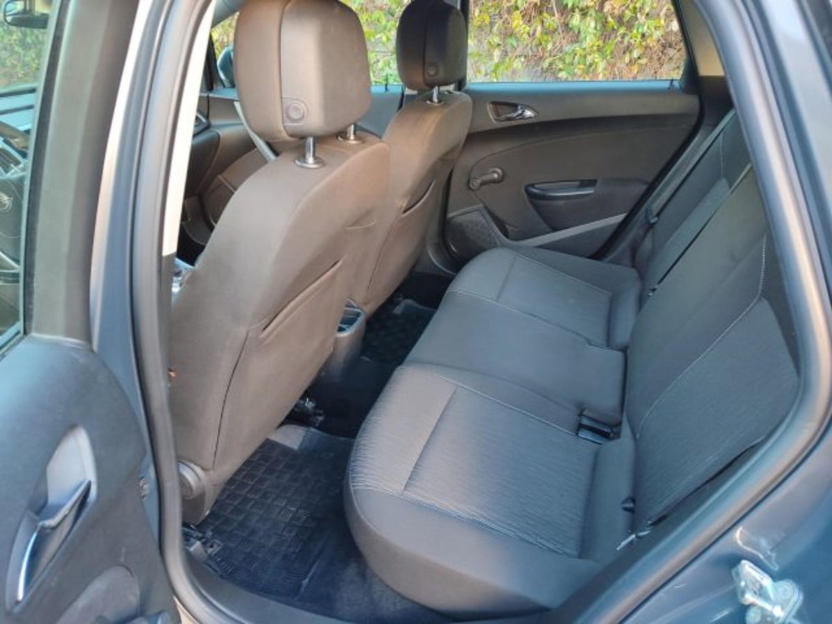 Opel Astra Station Wagon 1.7 CDTI 110CV Sports Cosmo (12)