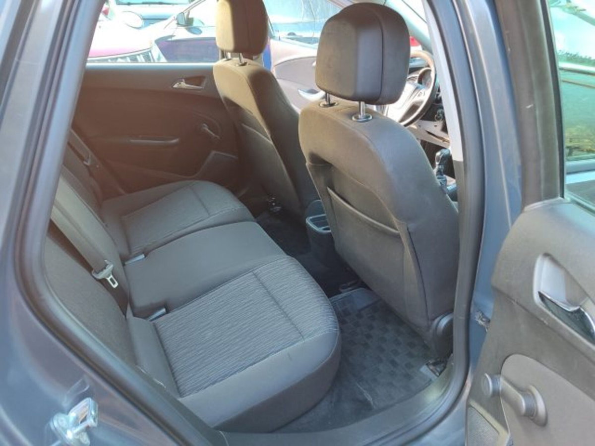 Opel Astra Station Wagon 1.7 CDTI 110CV Sports Cosmo (14)