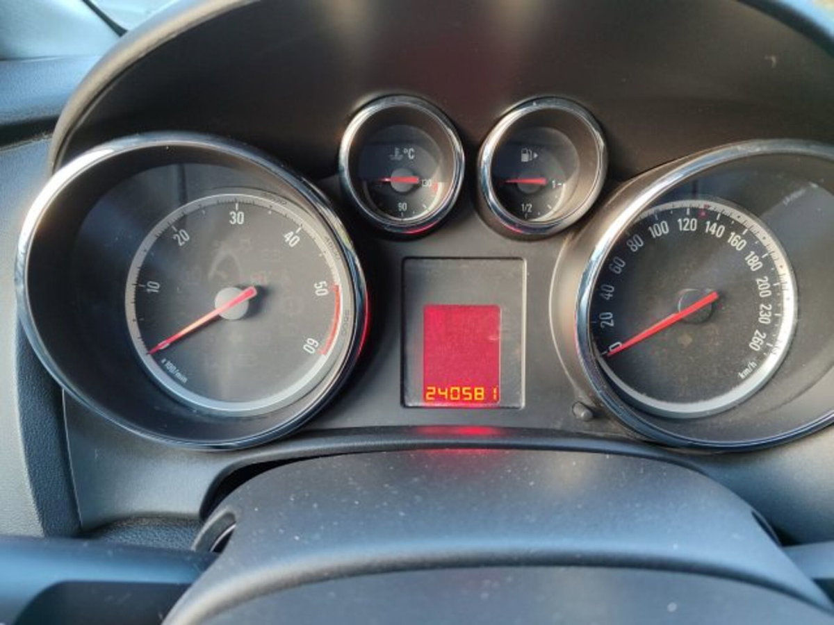 Opel Astra Station Wagon 1.7 CDTI 110CV Sports Cosmo (20)