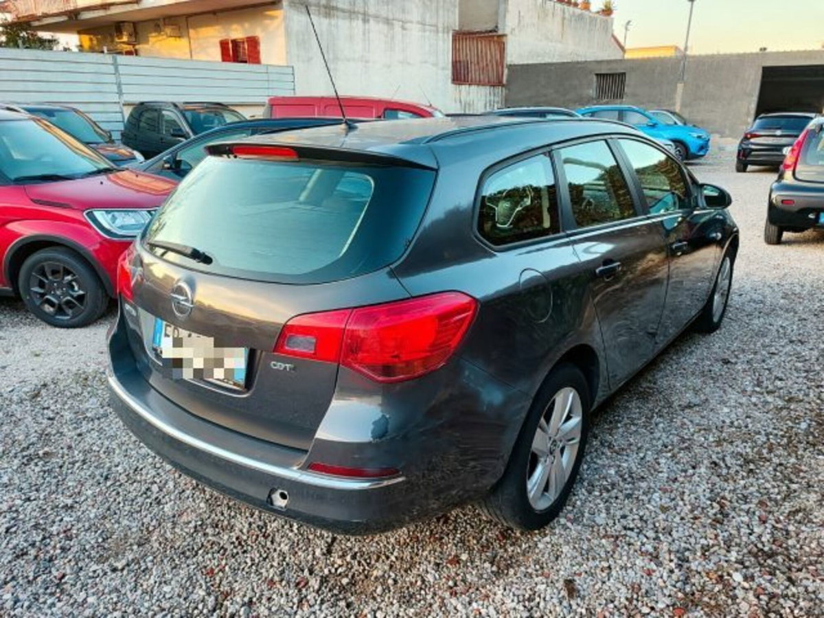 Opel Astra Station Wagon 1.7 CDTI 110CV Sports Cosmo (4)