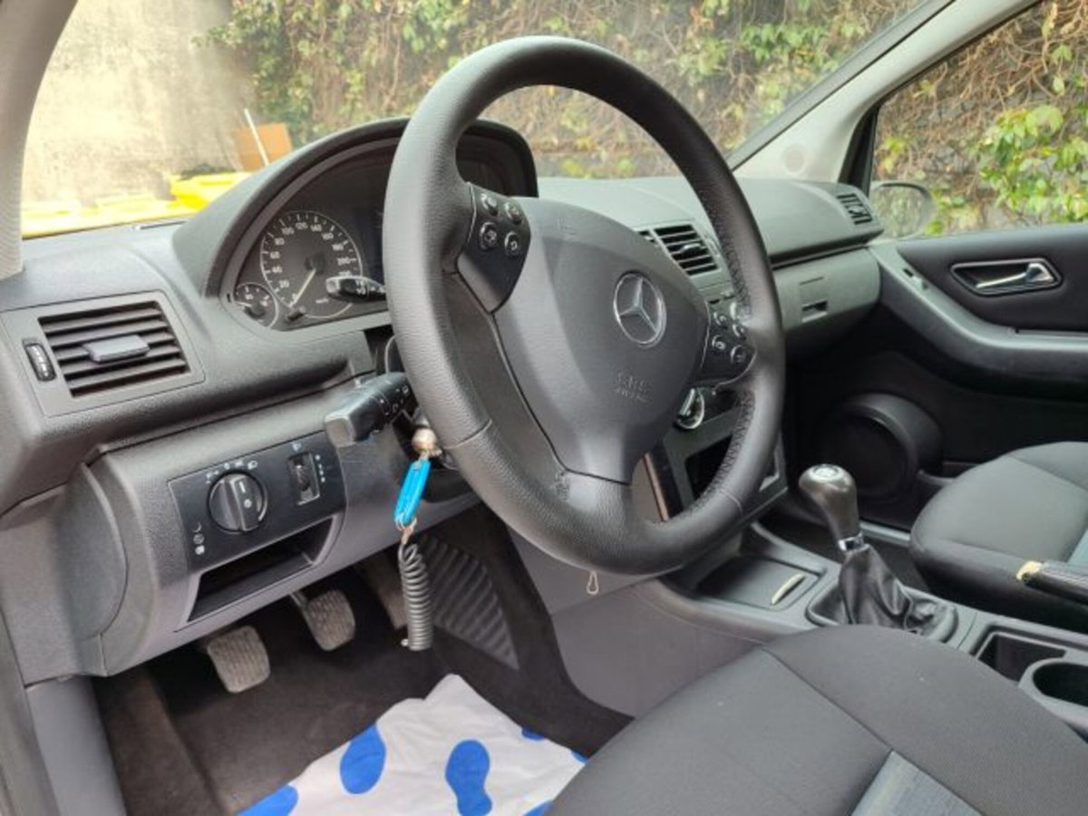 Mercedes-Benz Classe A 180 CDI Classic (9)