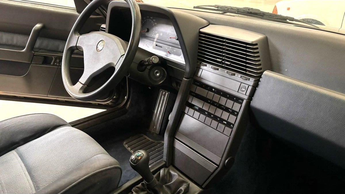 Alfa Romeo 164 2.0i Twin Spark (10)