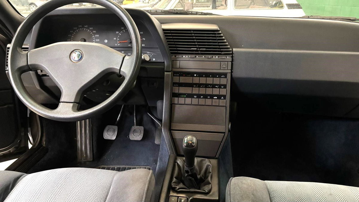 Alfa Romeo 164 2.0i Twin Spark (6)
