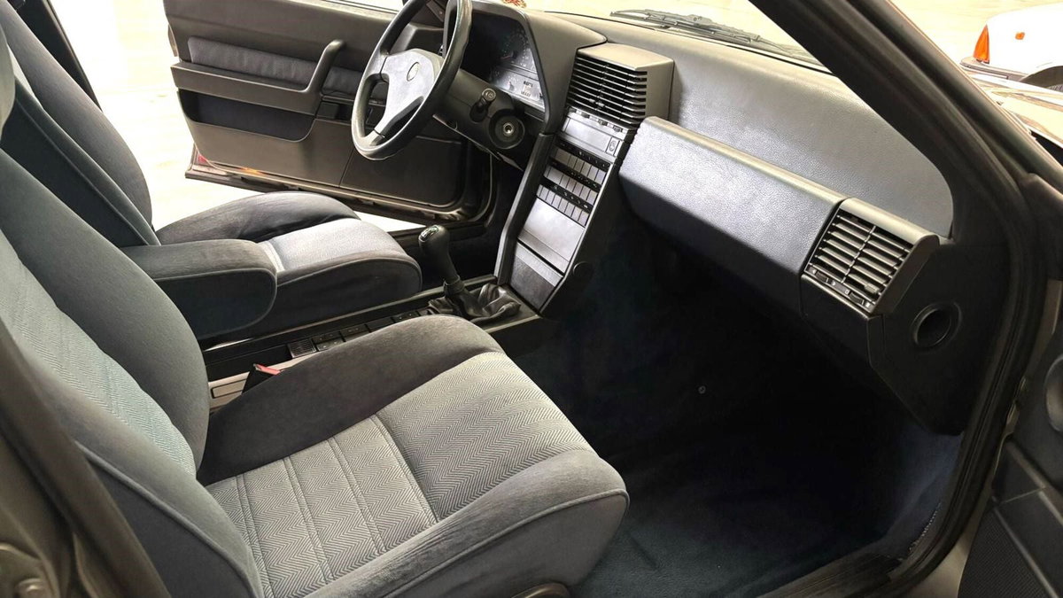 Alfa Romeo 164 2.0i Twin Spark (8)