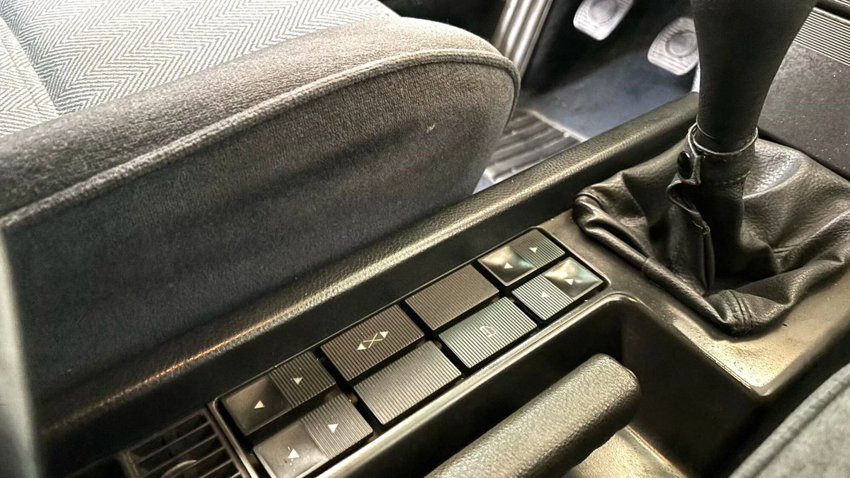 Alfa Romeo 164 2.0i Twin Spark (9)