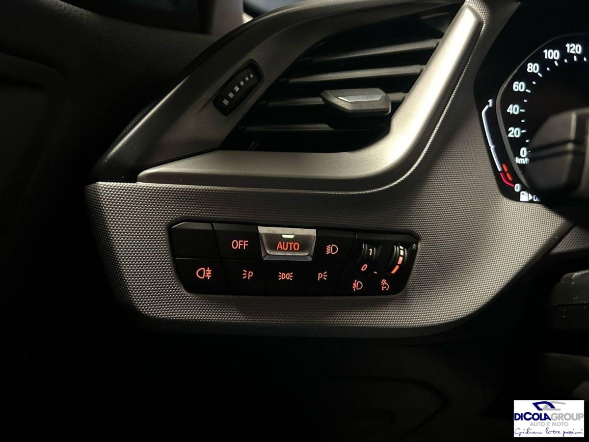 BMW Serie 1 116d Business Advantage (14)
