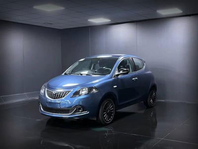 Lancia Ypsilon 1.0 FireFly 5 porte S&S Hybrid Ecochic Silver usata