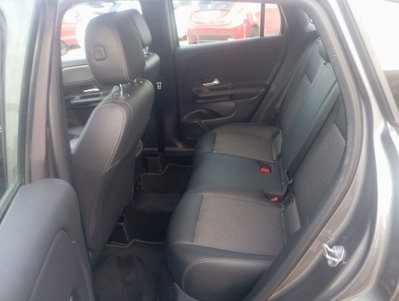 Mercedes-Benz GLA SUV 180 d Automatic Business (10)