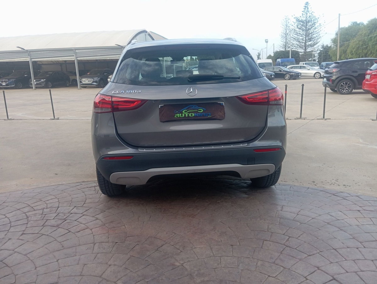 Mercedes-Benz GLA SUV 180 d Automatic Business (5)