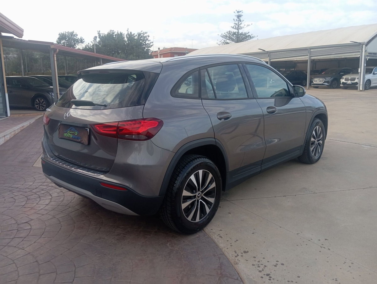 Mercedes-Benz GLA SUV 180 d Automatic Business (6)