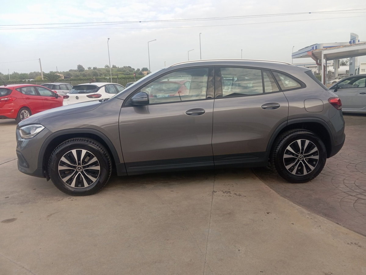 Mercedes-Benz GLA SUV 180 d Automatic Business (7)