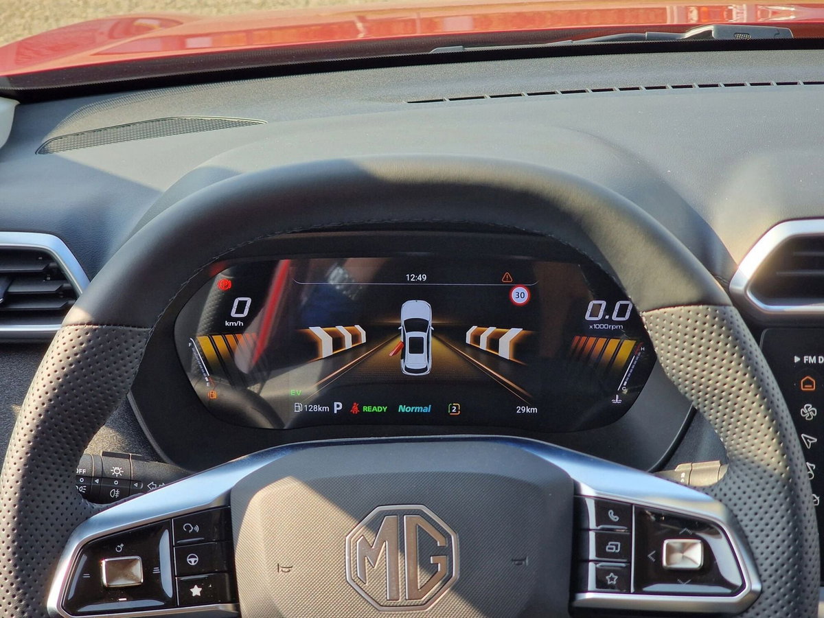 Mg ZS 1.5 hybrid+ Standard auto (14)
