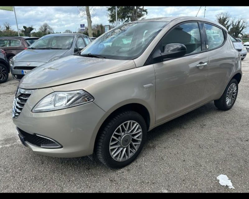 Lancia Ypsilon 0.9 TwinAir 85 CV 5 porte Metano Ecochic Gold
