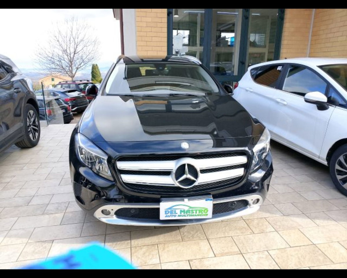 Mercedes-Benz GLA SUV 220 d Automatic 4Matic Sport (2)