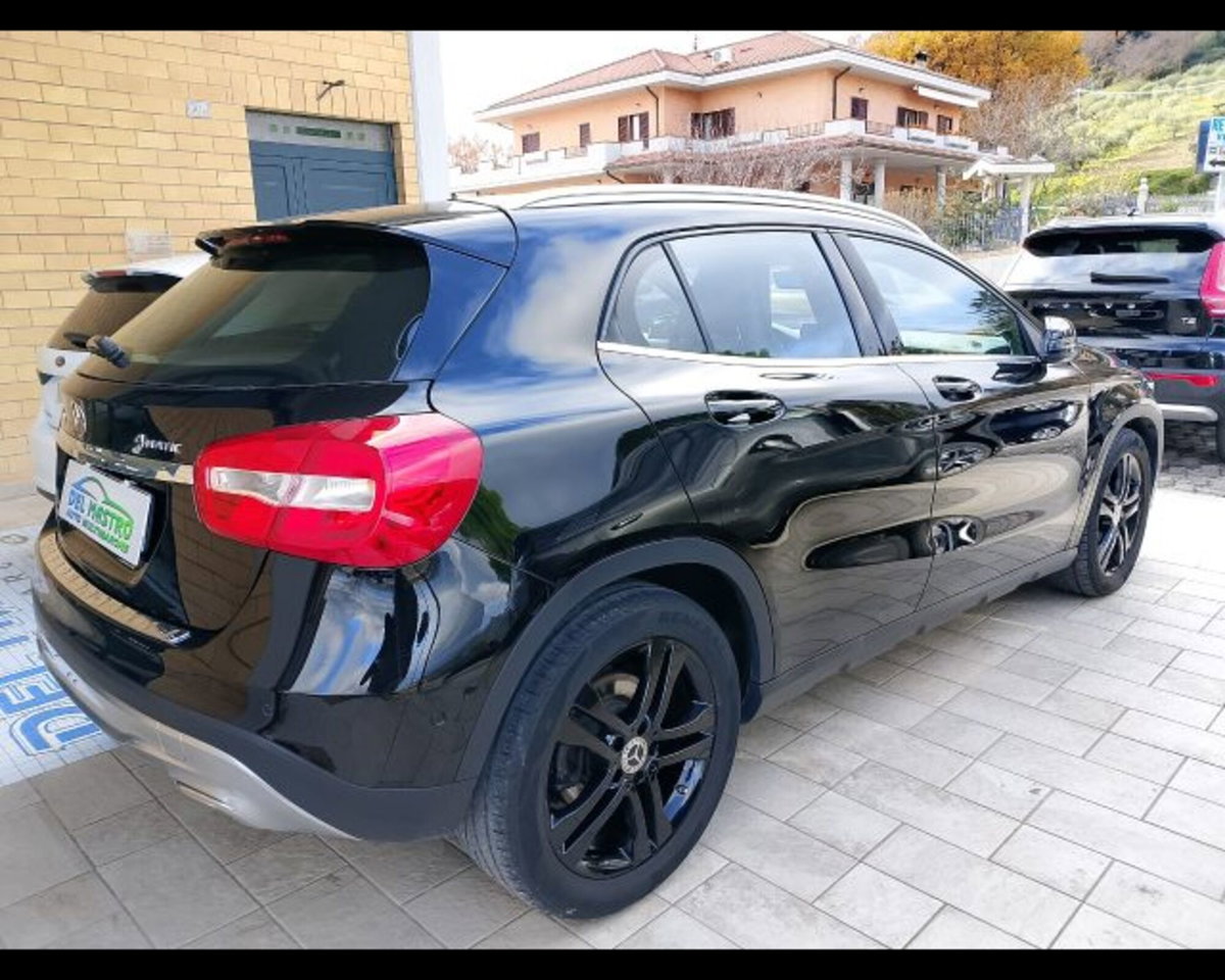 Mercedes-Benz GLA SUV 220 d Automatic 4Matic Sport (4)