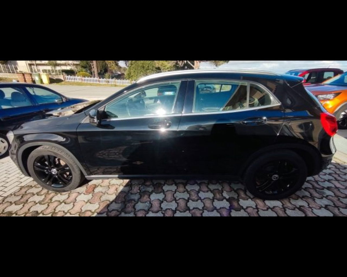 Mercedes-Benz GLA SUV 220 d Automatic 4Matic Sport (6)