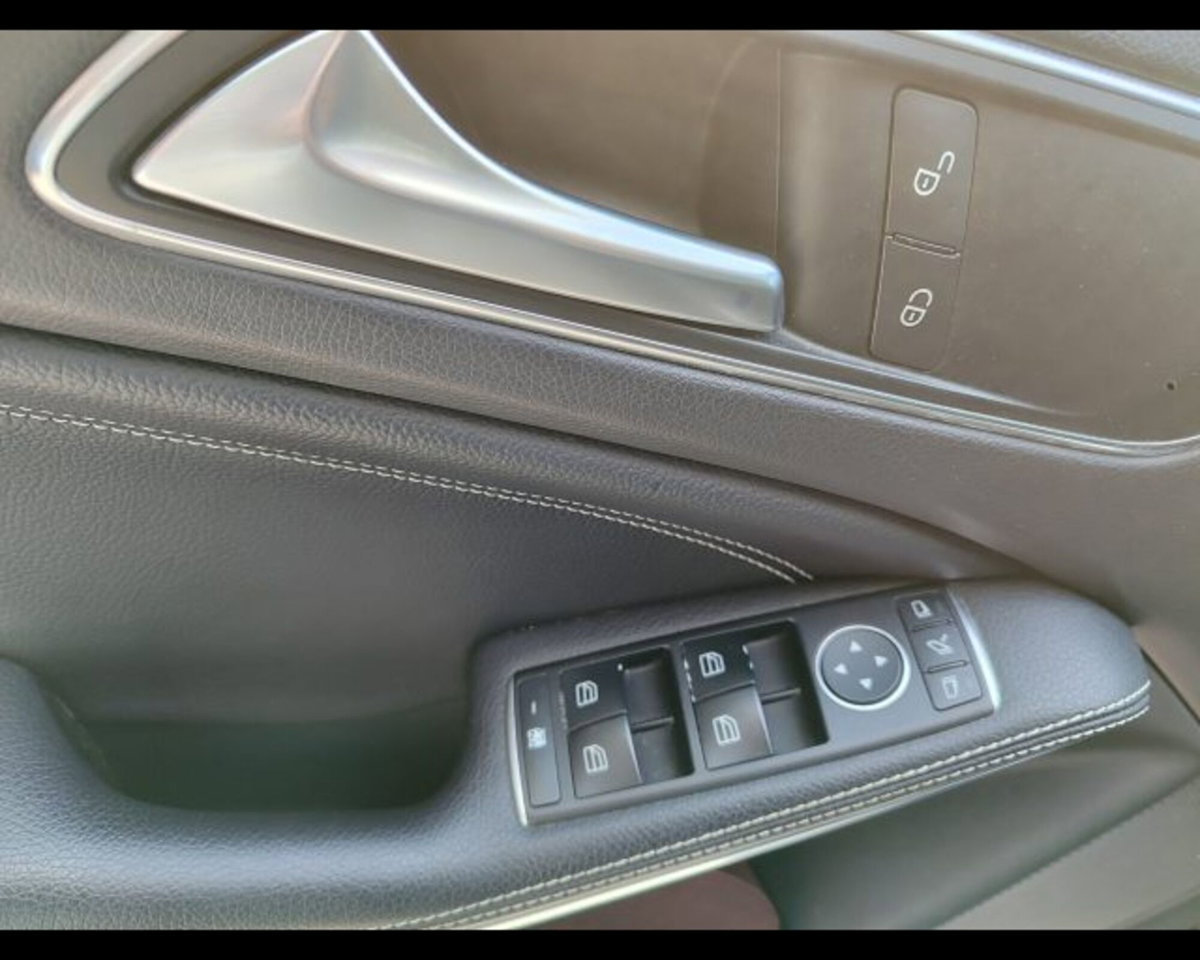 Mercedes-Benz GLA SUV 220 d Automatic 4Matic Sport (9)