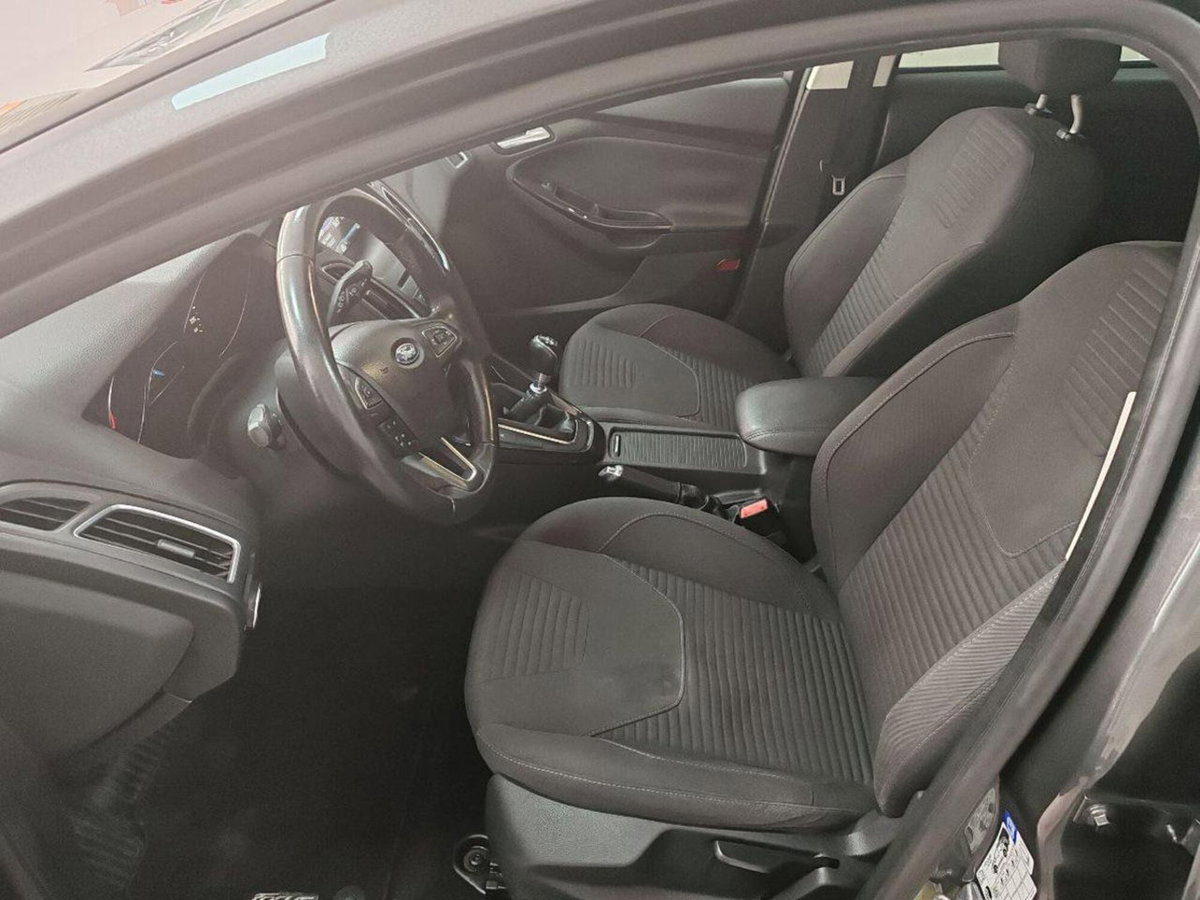 Ford Focus Station Wagon 1.0 EcoBoost 125 CV Start&Stop SW Titanium X (13)