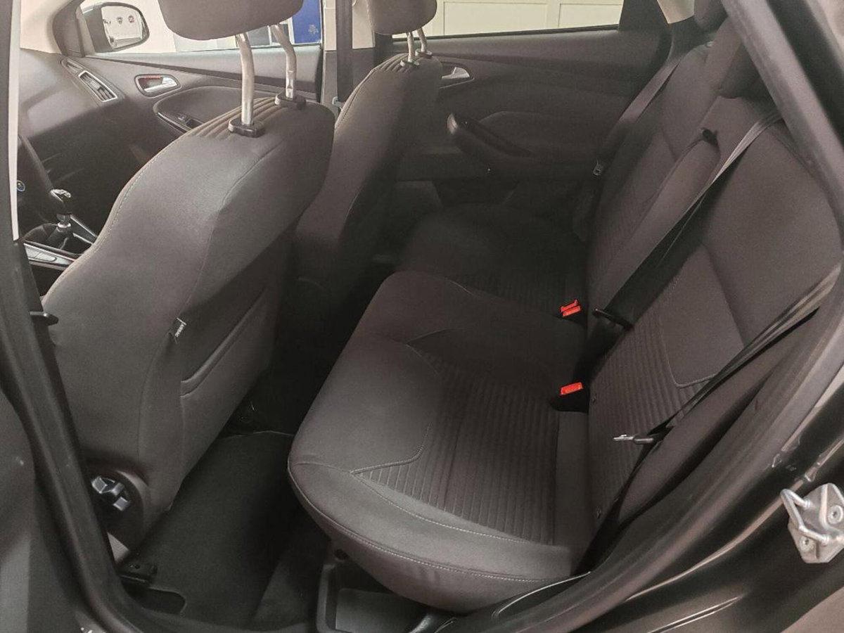 Ford Focus Station Wagon 1.0 EcoBoost 125 CV Start&Stop SW Titanium X (15)