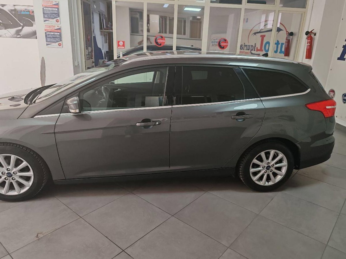 Ford Focus Station Wagon 1.0 EcoBoost 125 CV Start&Stop SW Titanium X (17)