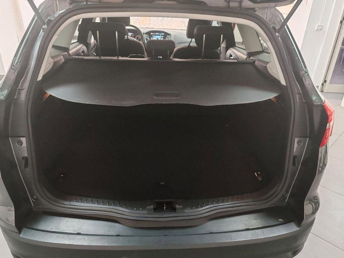 Ford Focus Station Wagon 1.0 EcoBoost 125 CV Start&Stop SW Titanium X (19)