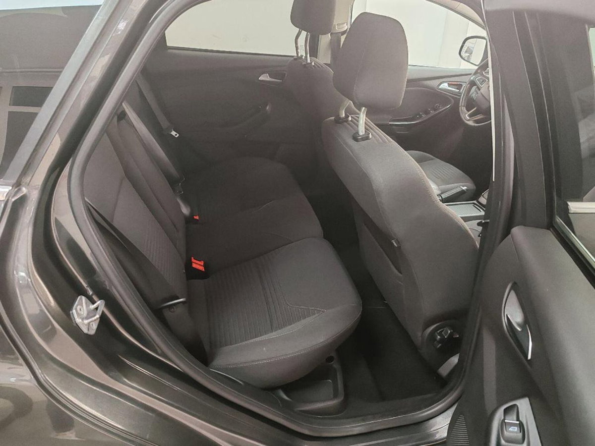 Ford Focus Station Wagon 1.0 EcoBoost 125 CV Start&Stop SW Titanium X (20)