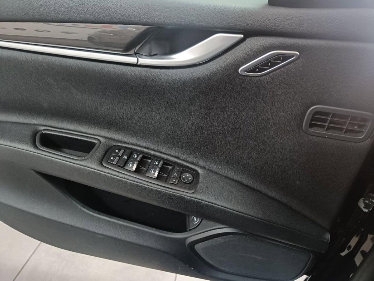 Maserati Ghibli Ghibli V6 Diesel 275 CV (13)