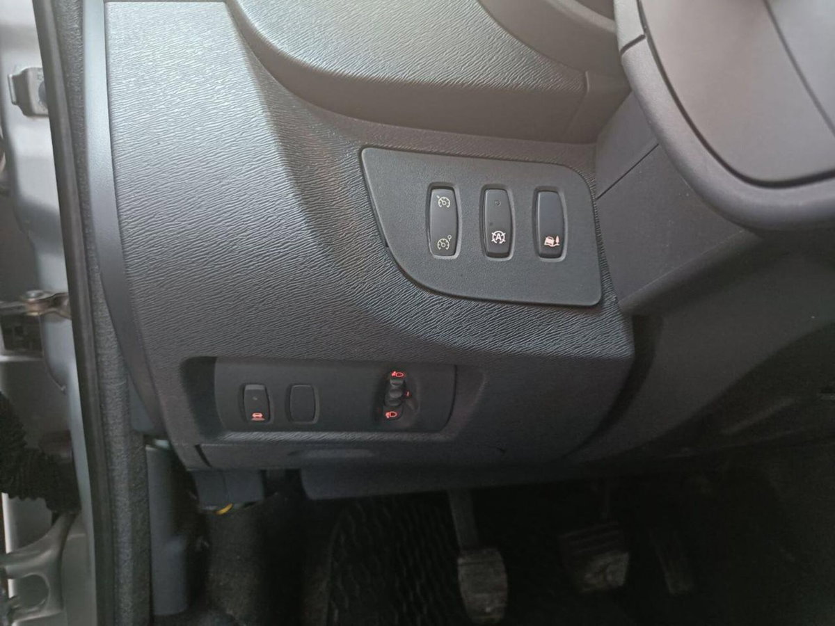 Renault Kangoo 1.5 dCi 110CV 5 porte Stop & Start Life (9)