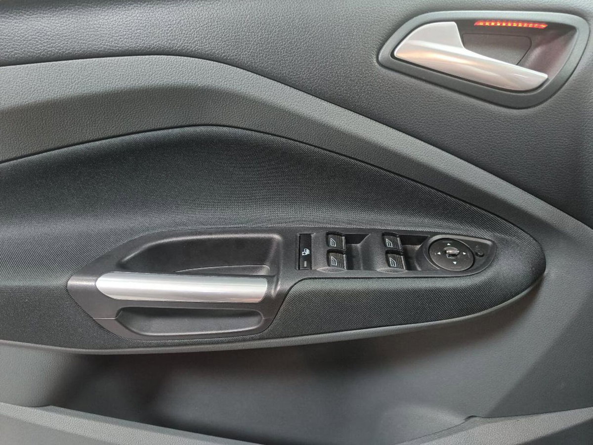 Ford C-Max 1.6 120CV GPL Titanium (12)