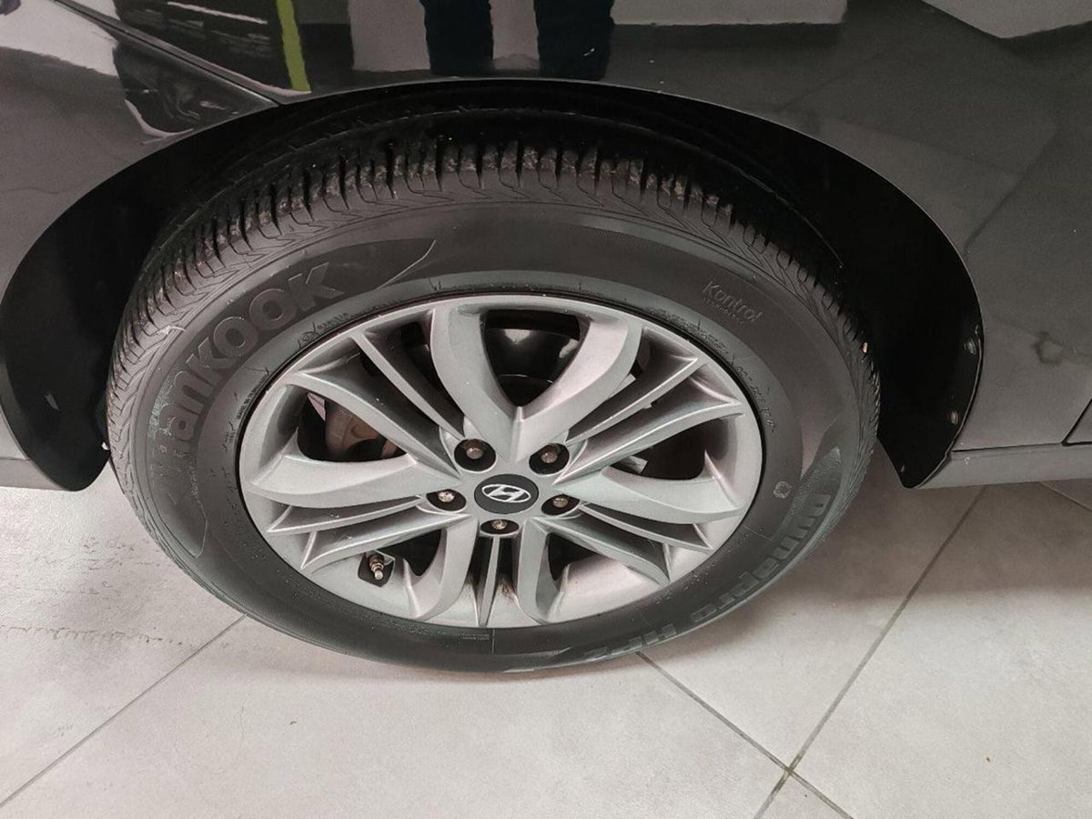 Hyundai ix35 2.0 CRDi 4WD Xpossible (14)
