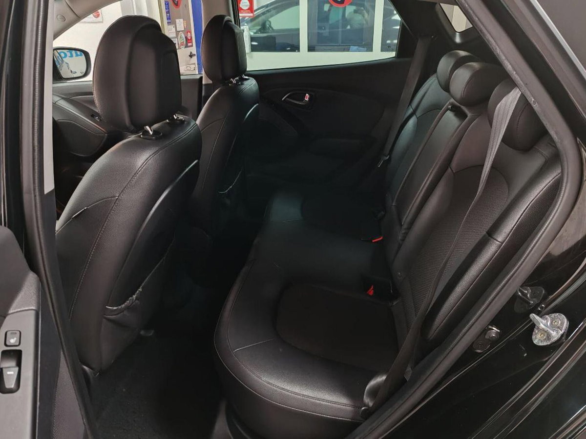 Hyundai ix35 2.0 CRDi 4WD Xpossible (18)