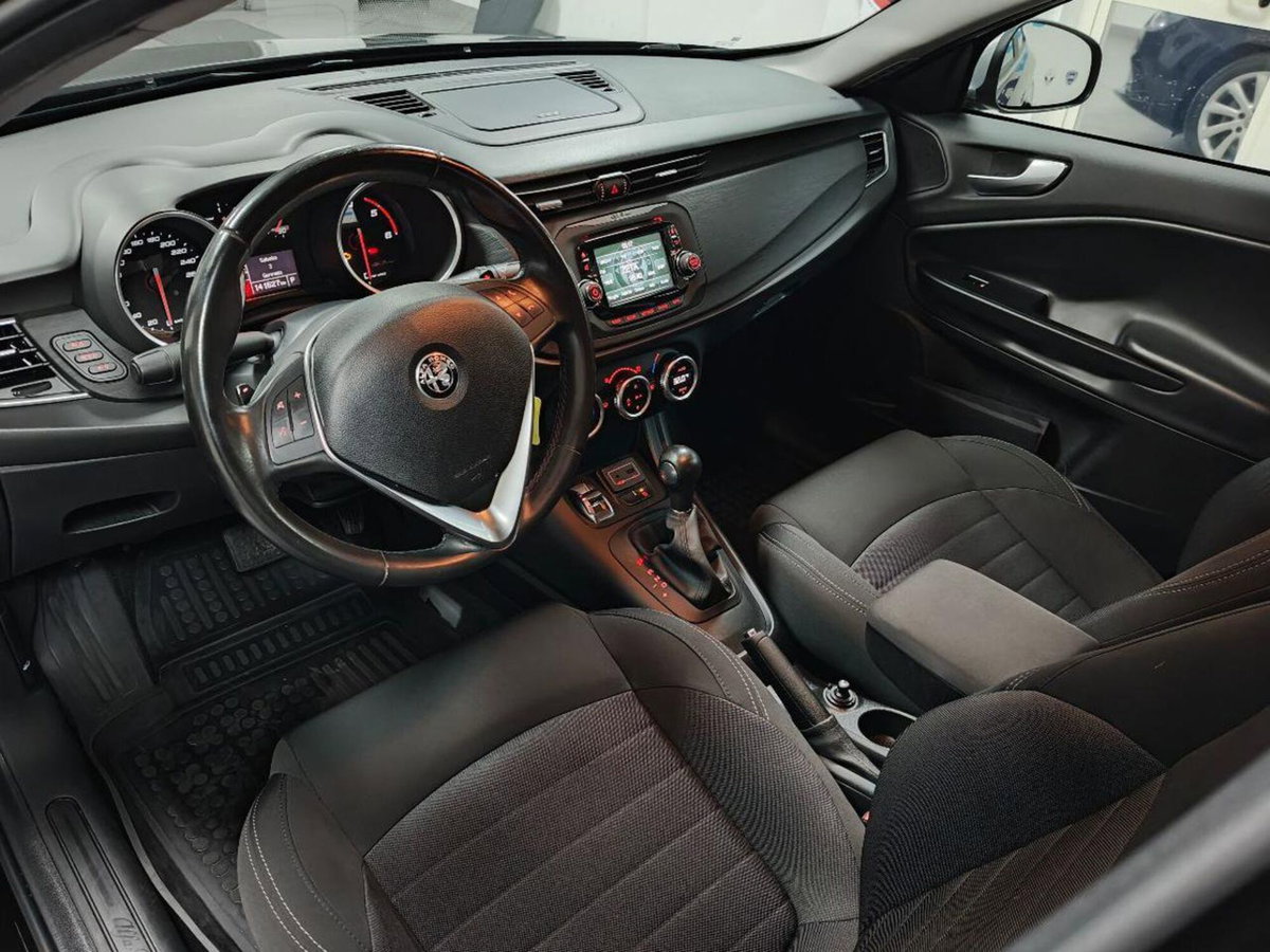 Alfa Romeo Giulietta 1.6 JTDm Giulietta 120cv tct (13)