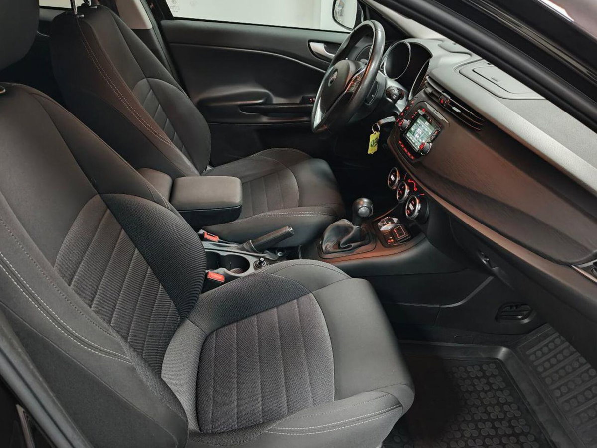 Alfa Romeo Giulietta 1.6 JTDm Giulietta 120cv tct (18)