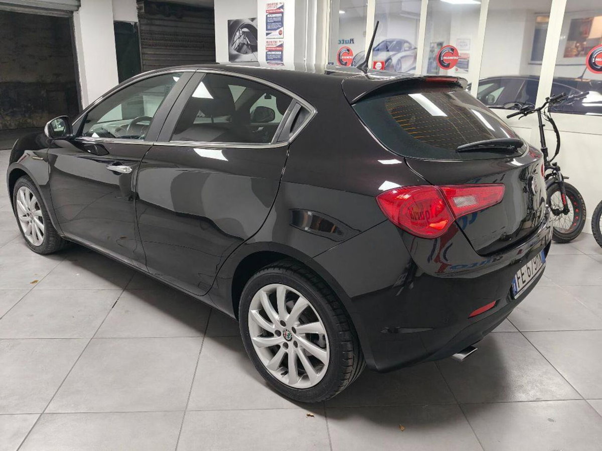 Alfa Romeo Giulietta 1.6 JTDm Giulietta 120cv tct (20)