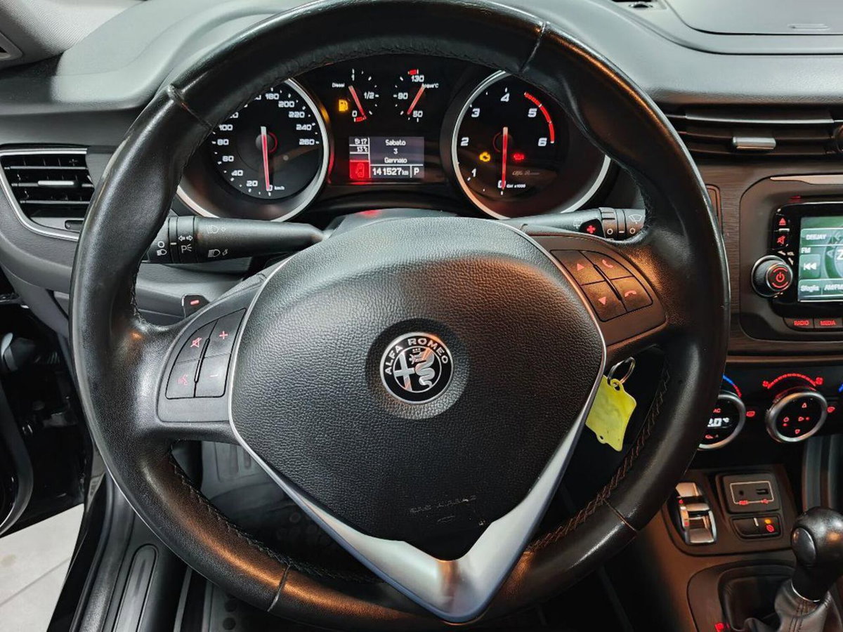 Alfa Romeo Giulietta 1.6 JTDm Giulietta 120cv tct (8)