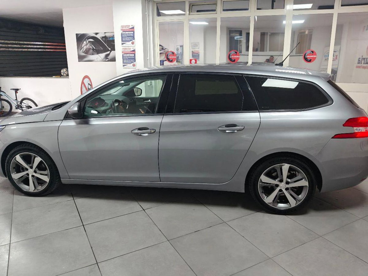 Peugeot 308 SW 1.5 bluehdi Style s&s 130cv eat8 (5)