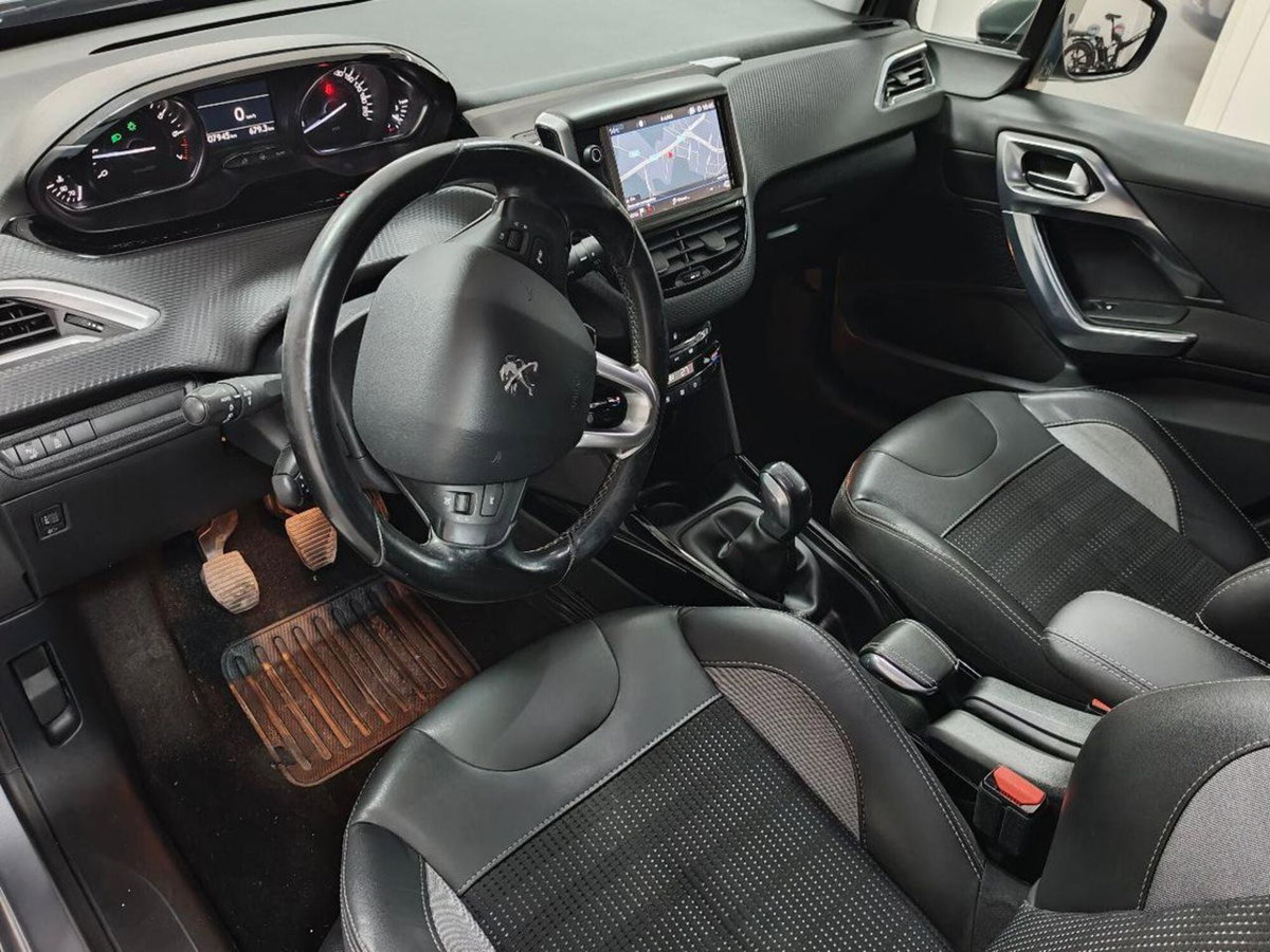 Peugeot 2008 VTi 82CV Allure (20)