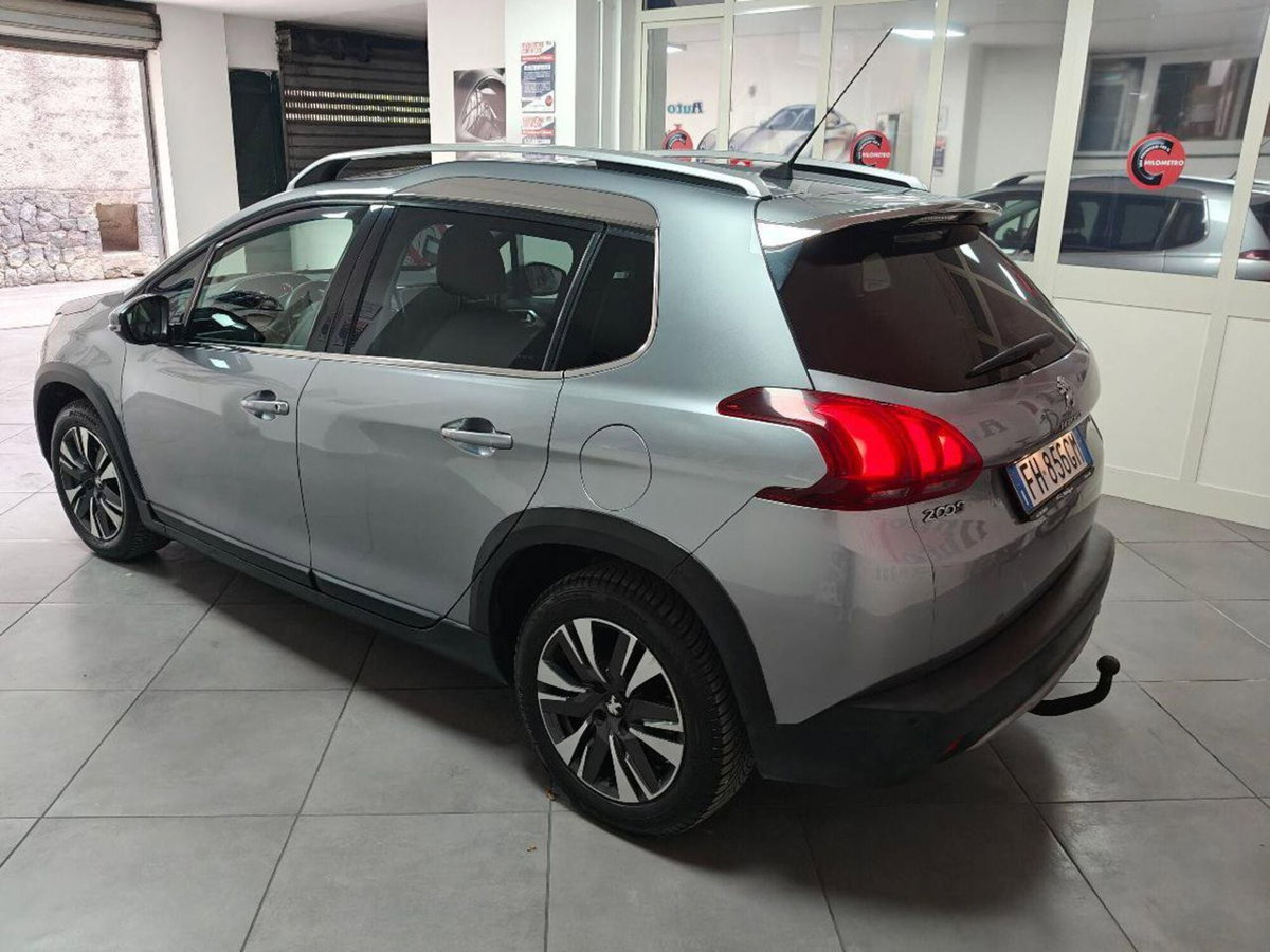 Peugeot 2008 VTi 82CV Allure (4)