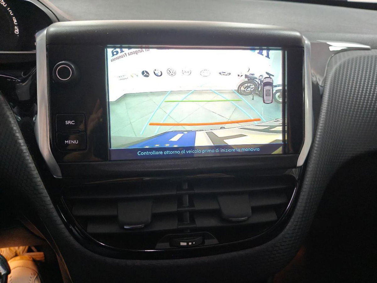 Peugeot 2008 VTi 82CV Allure (8)